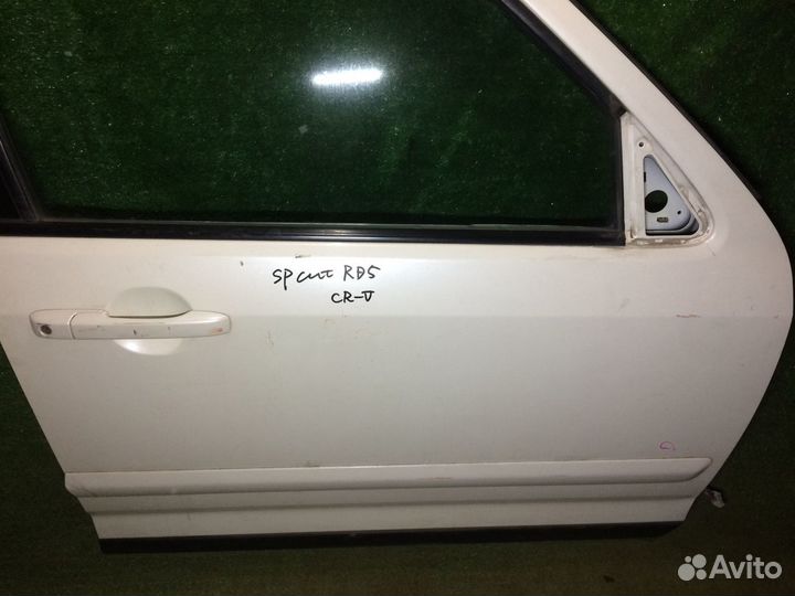 Дверь передняя правая Honda CR-V RD5 Белая вздут г