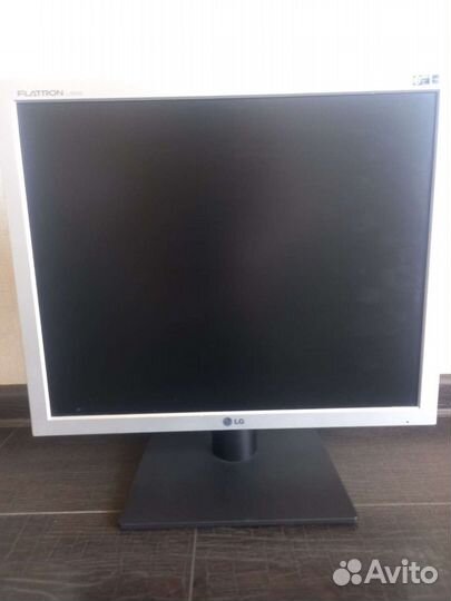 Монитор LG flatron L1919S