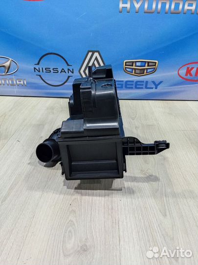 Корпус воздушного фильтра Renault duster