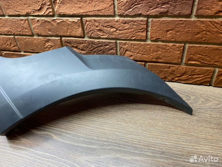 Накладка переднего бампера левая LADA Largus Cross