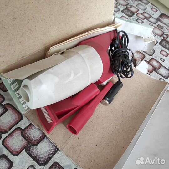 Автомобильный пылесос ретро