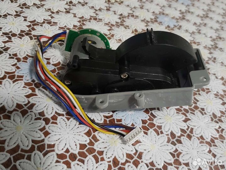 Мотор колесо для пылесоса 14.4v