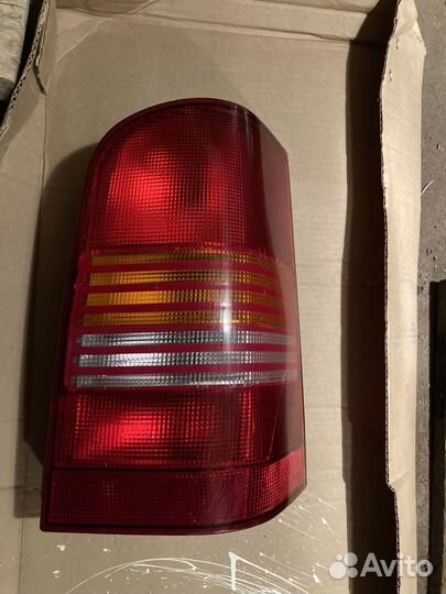 Фонарь задний правый mercedes vito 638