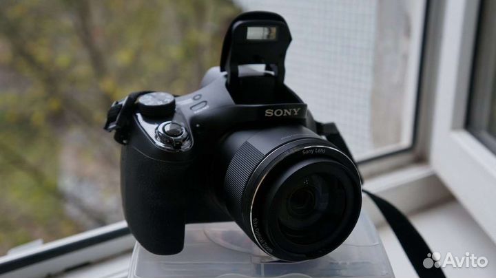 Sony Cuber-Shot DSC-H400