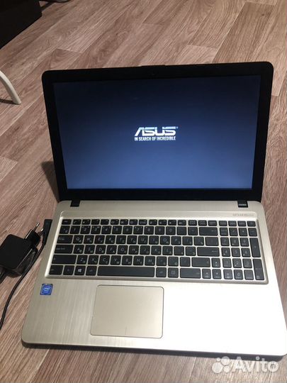 Ноутбук asus