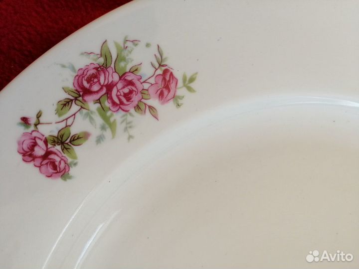 Тарелка большая с розами. Дулево