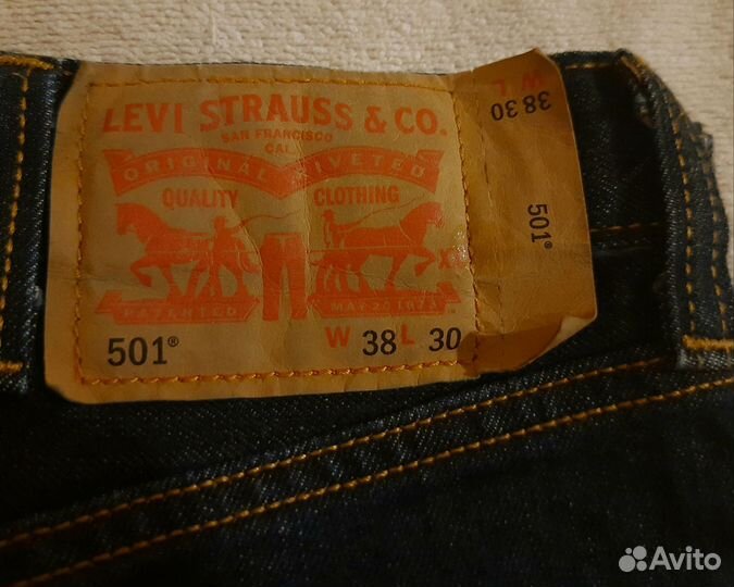 Джинсы Levi's