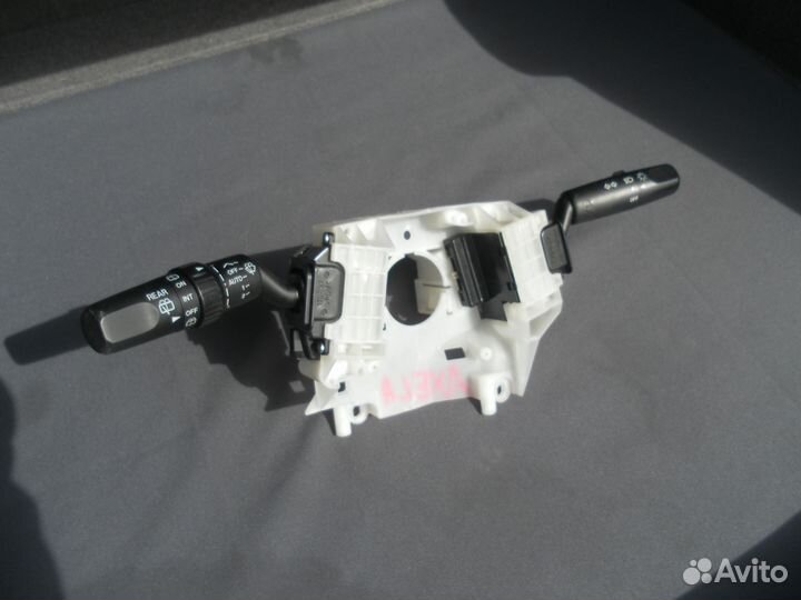 Блок подрулевых переключателей Mazda Axela