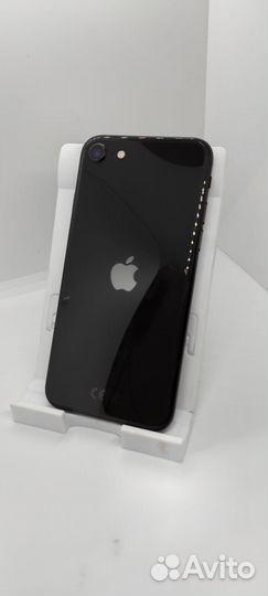 iPhone SE, 64 ГБ