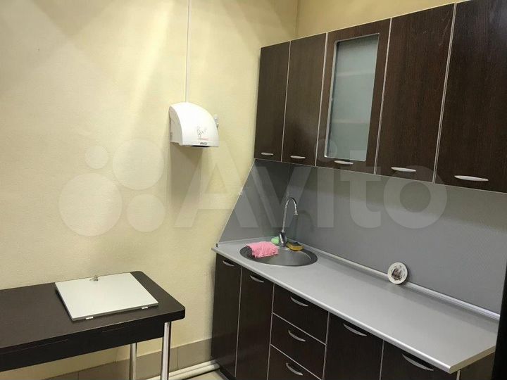 Нежилое помещение, 553.1 м² + зу + Имущество