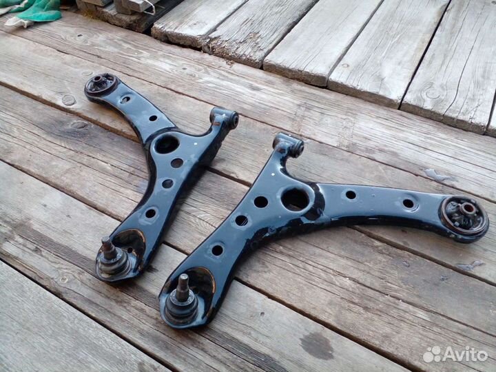 Тойота ипсум21 пара рычагов