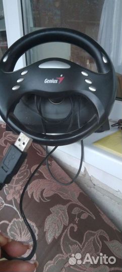 Игровой руль Genius