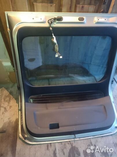 Крышка багажника Toyota prius 20