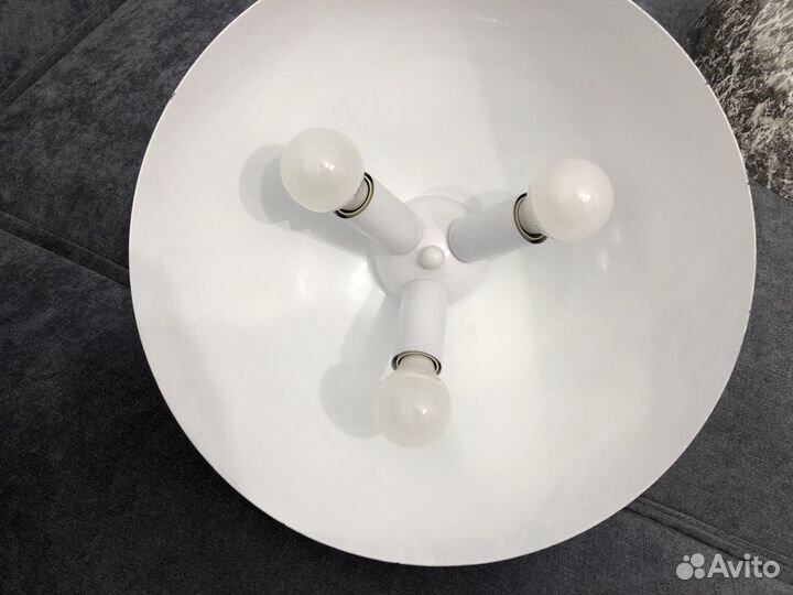 Люстры, лампы, трековые светильники