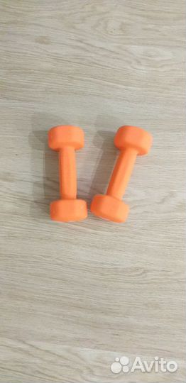 Продам гантели 2 шт вес каждой 2 кг