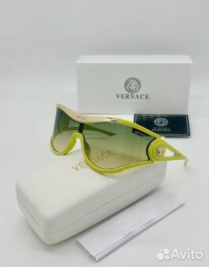 Солнцезащитные очки Versace