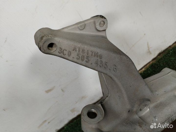 Кулак поворотный задний левый Audi Q3 8UB cczc