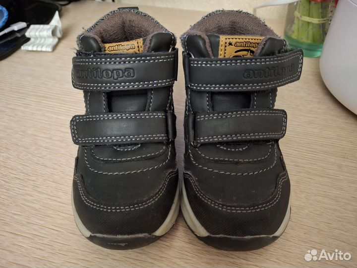 Продаются ботинки на мальчика 22 размер