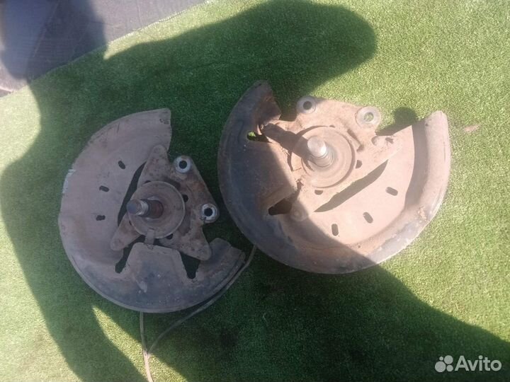 Задняя цапфа Renault Fluence