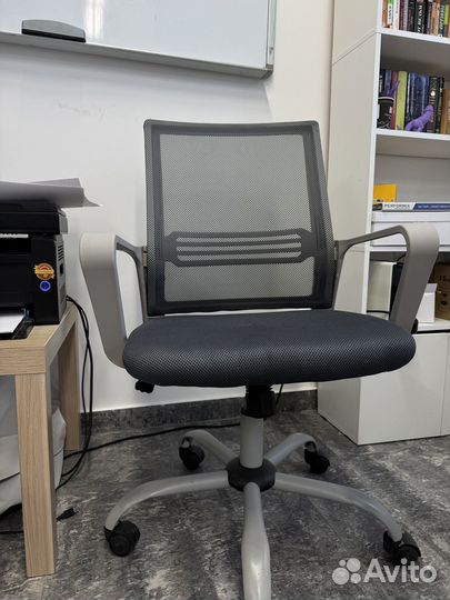 Офисное кресло