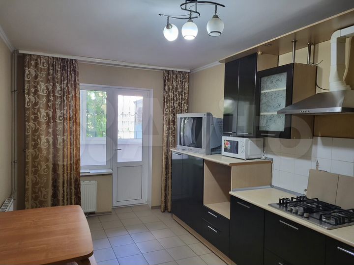 3-к. квартира, 70 м², 1/10 эт.