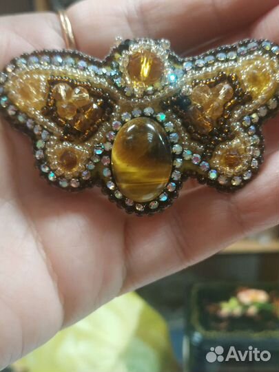 Брошь тигровый глаз, стразы Сваровски