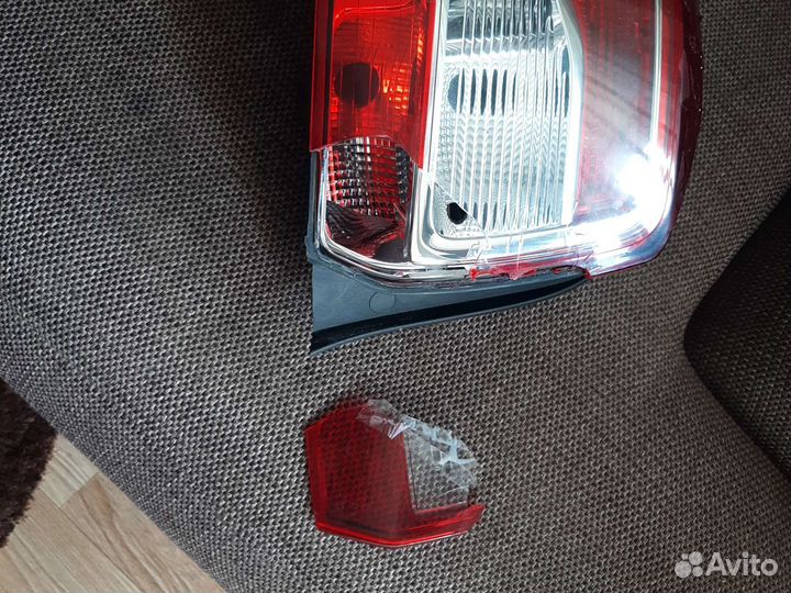 Стоп левый рено логан 2 2017 года