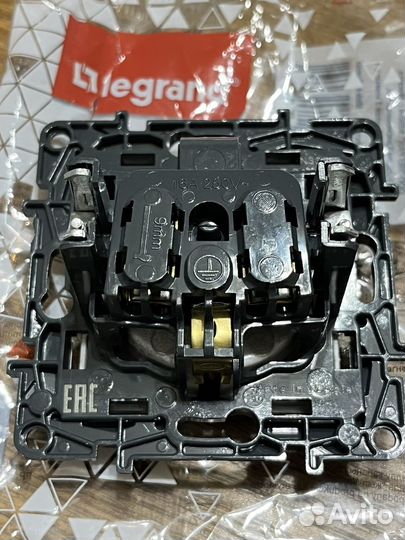 Розетка Legrand Structura