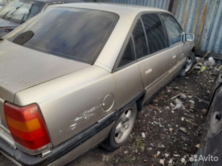 Элементы салона на опель омега А есть все