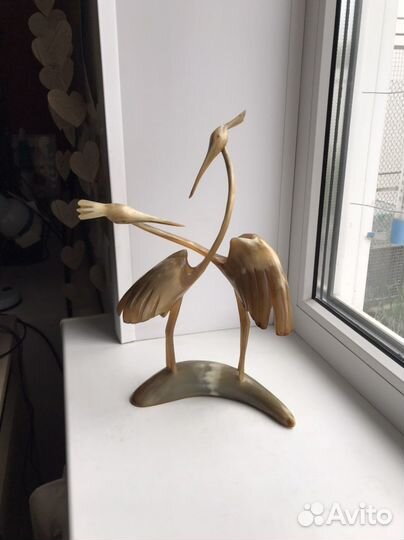 Статуэтка птиц из рога