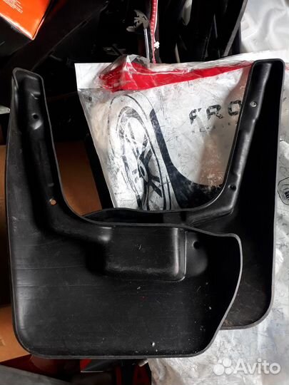 Брызговики передние renault Logan 2010