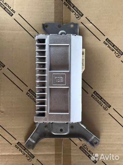 Усилитель Toyota Land Cruiser 200