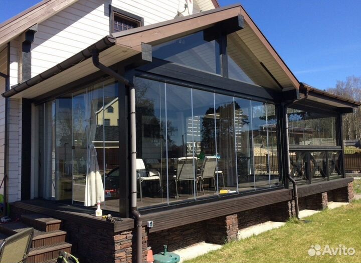 Безрамное остекление частного дома