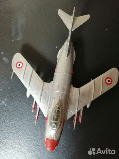 Самолёт миг-17 модель