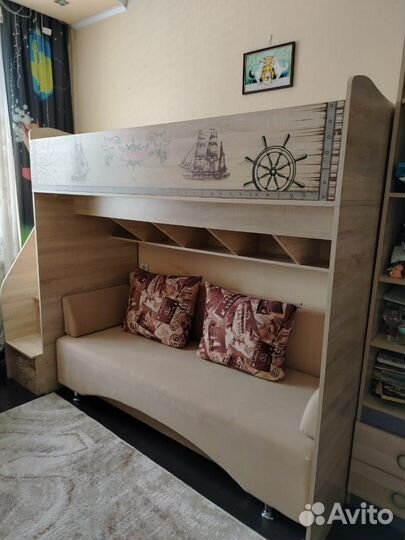 Двухъярусная кровать