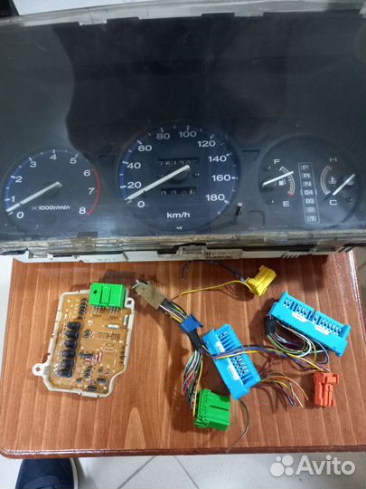 Панель Приборов Степ Ваген 1999г