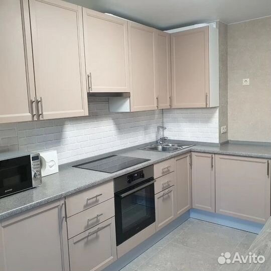 Кухонный гарнитур на заказ под потолок