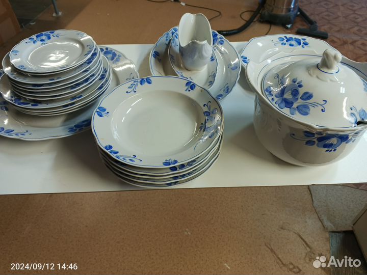 Сервиз фарфоровый 