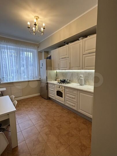 2-к. квартира, 72 м², 2/8 эт.