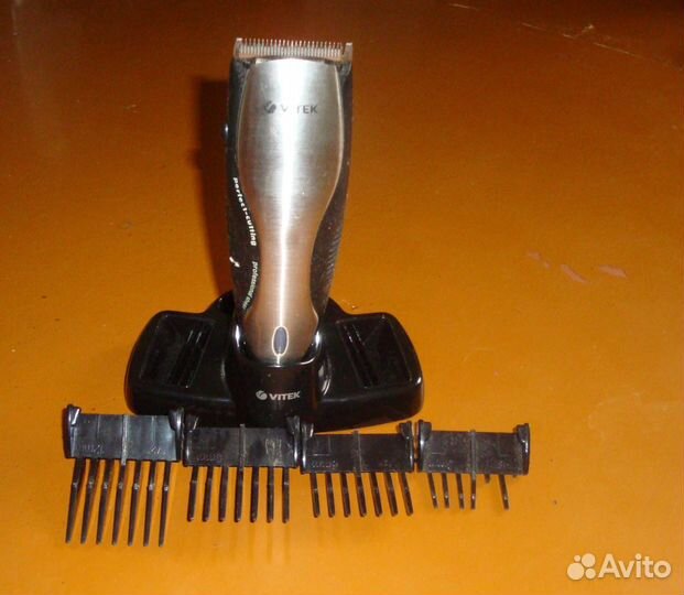 На ремонт-детали машинки для стрижки