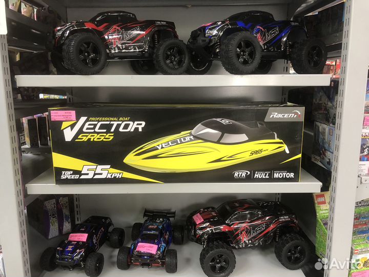 Радиоуправляемая машина, катер,яхта