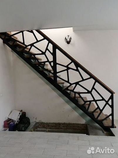 Изготовление лестниц на металлокаркасе