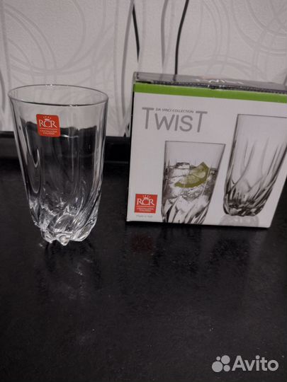 Бокалы для шампанского, стаканы