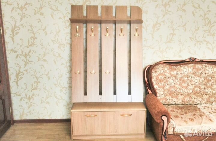 Вешалка для прихожей