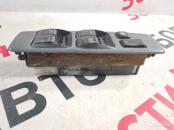 Блок управления стеклоподъемниками передний правый