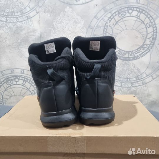 Зимние кроссовки Adidas terrex