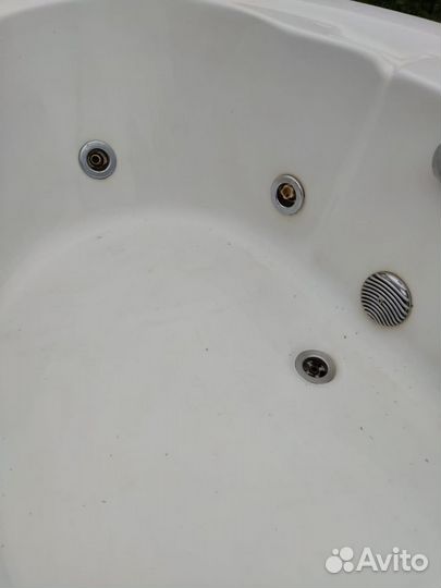 Продам ванну акриловую