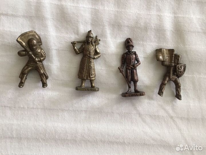 Игрушки из киндера