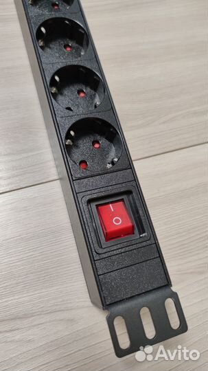 Блок розеток Hyperline 8 розеток, 1U, 19