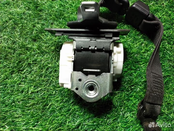 BMW ремень безопасности задний центральный